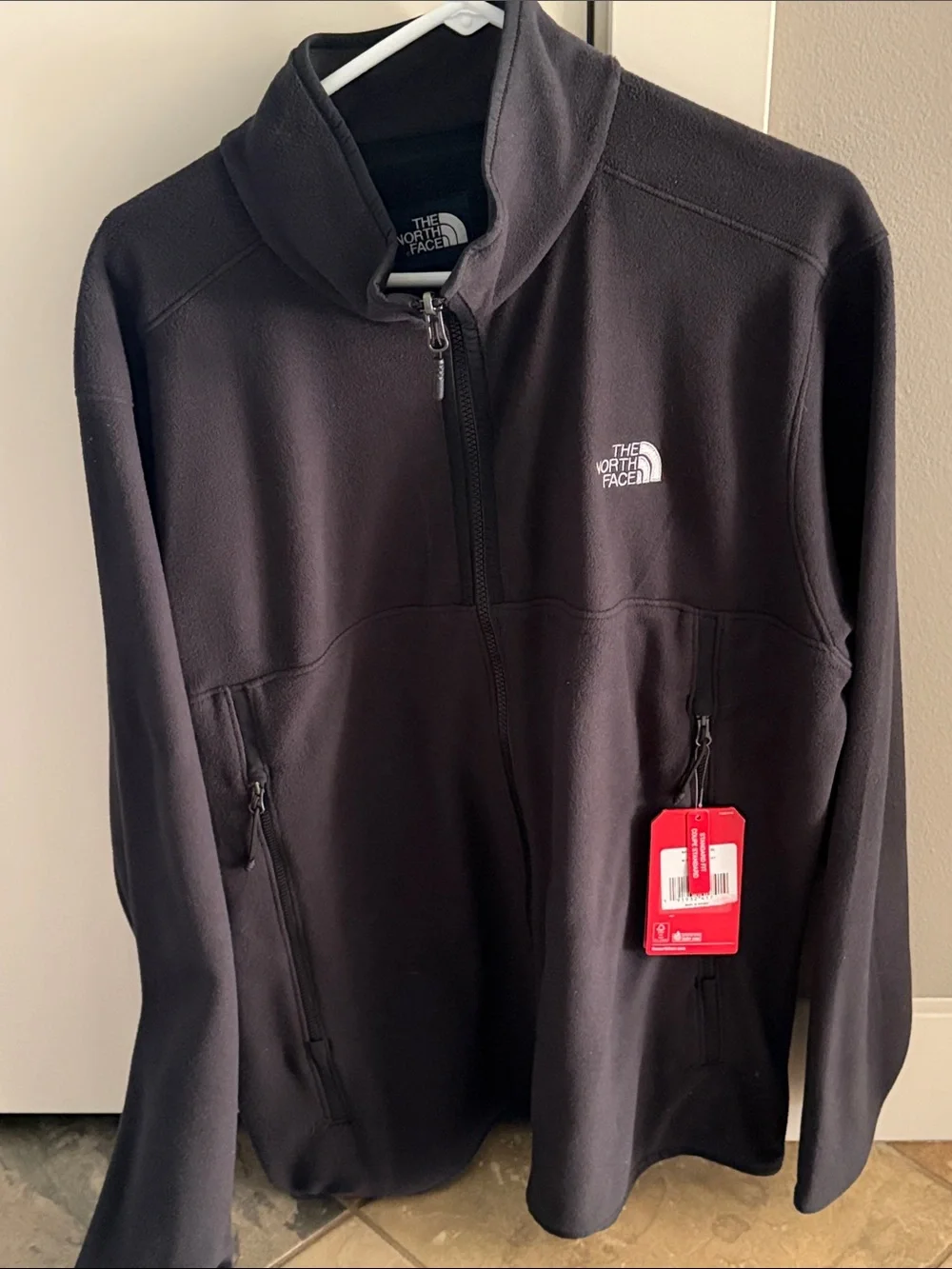 NWT The North Face Men’s Black Zip-Up Fleece Jacket